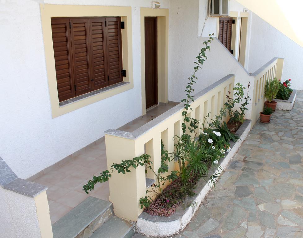 Flamingo Apartments باليكاسترون المظهر الخارجي الصورة