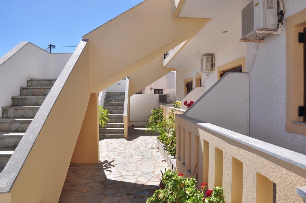 Flamingo Apartments باليكاسترون المظهر الخارجي الصورة